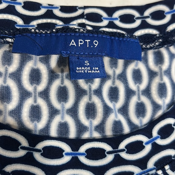 Apt. 9 Navy & White Print, Short Sleeve Shift Dress, Size Small - Picture 5 of 8